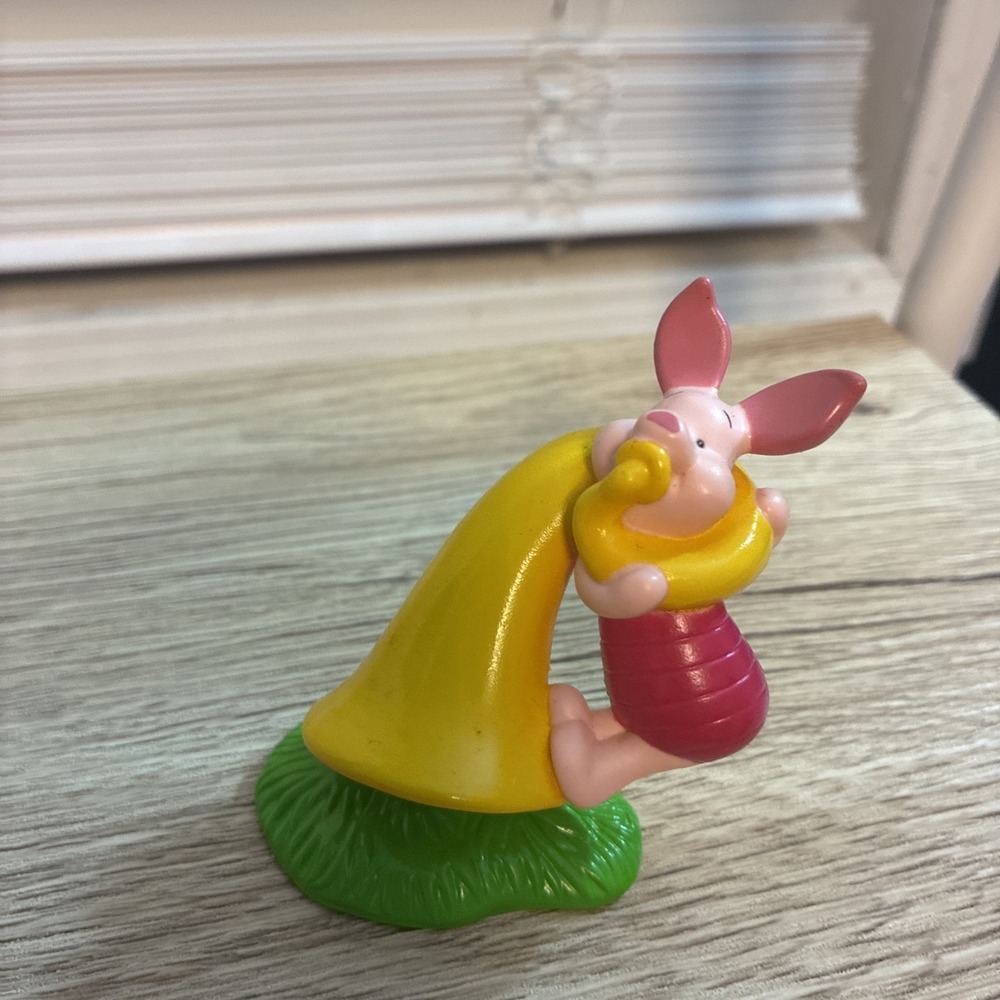 Piglet with Tuba Action‎ Figure Disney 2000 Plastic Toy Winnie the Pooh